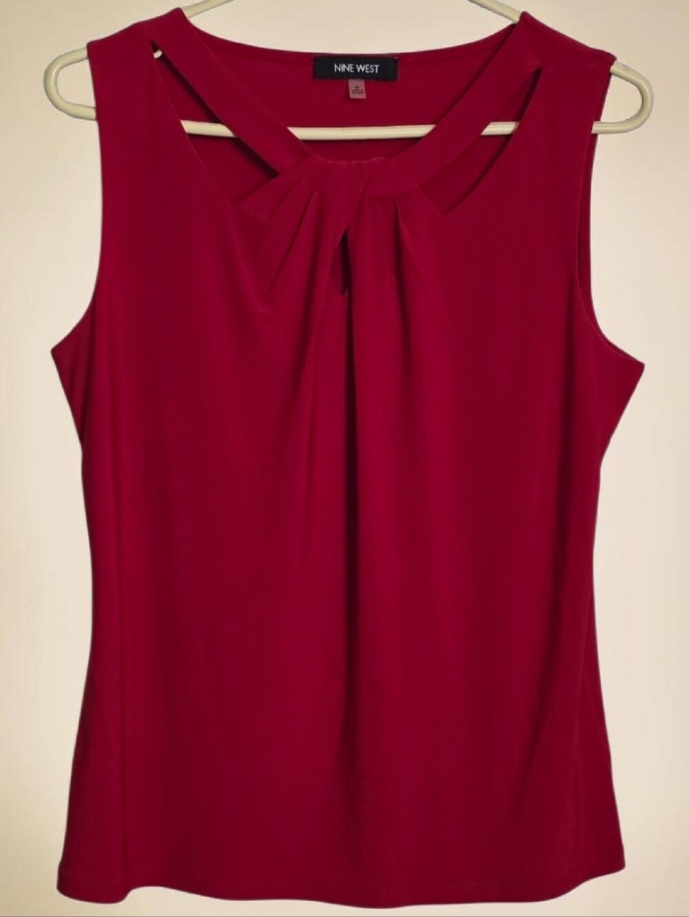 💥Nine West Twist Knot Cut-Out Sleeveless Blouse - Picture 2 of 4